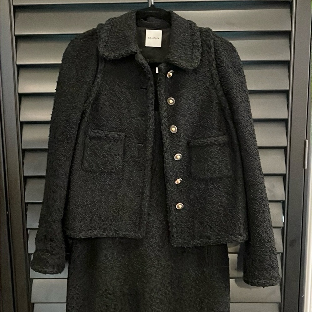 STUNNING! ST. JOHN 2-Piece Black Boucle Dress and Jacket Set! Size 6